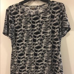 Cute black and white summer top. EUC.